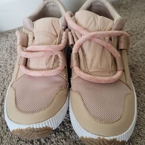 Sorels, 8.5 pink